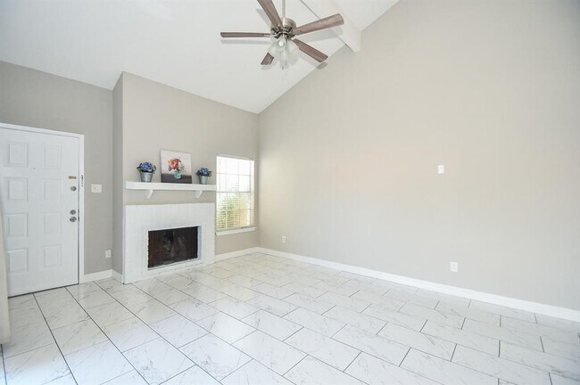 Building Photo - 12211 Sandpiper Dr