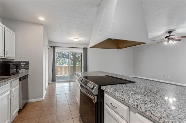 Building Photo - 622 Valley View Dr