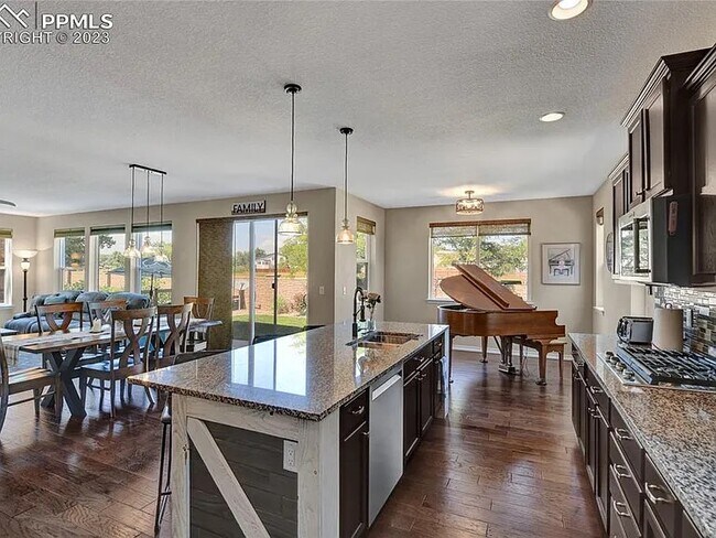 Building Photo - 17563 Leisure Lake Dr