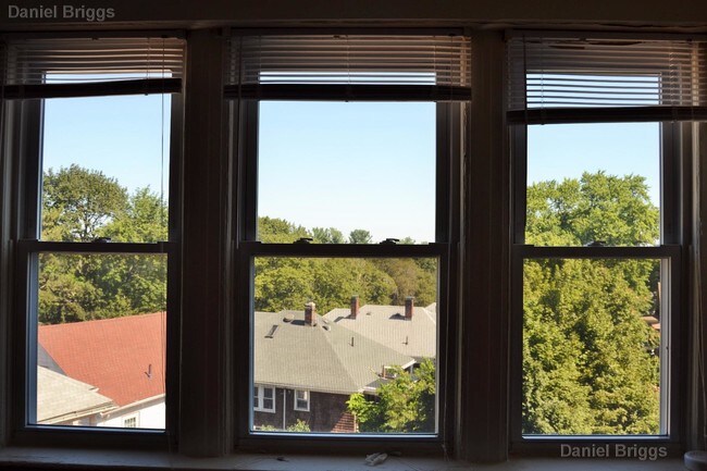 Foto del edificio - 2045 Commonwealth Ave