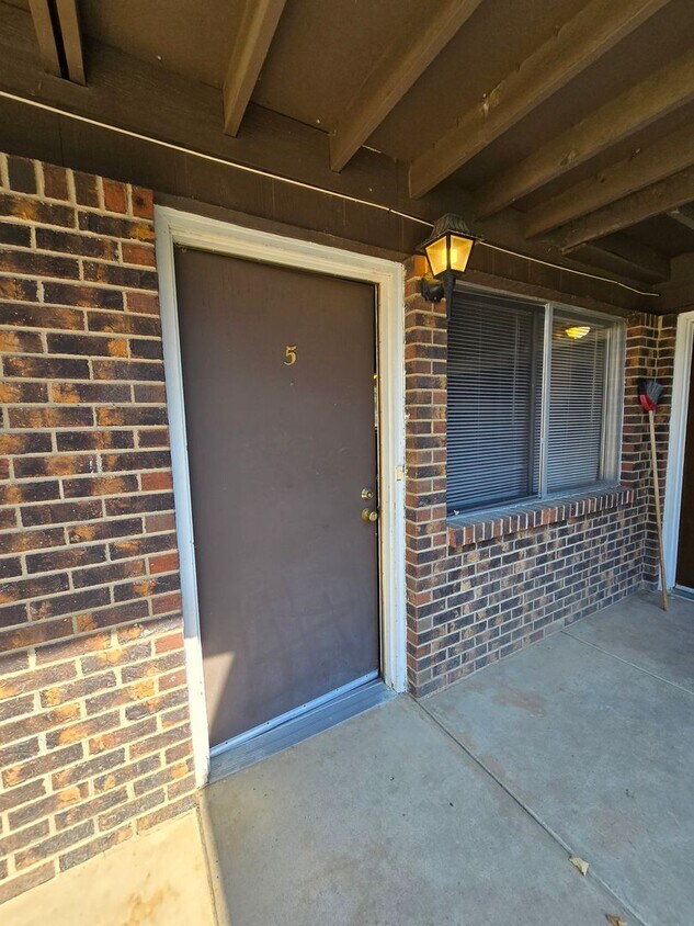 Foto principal - 1944 Meadow Dr