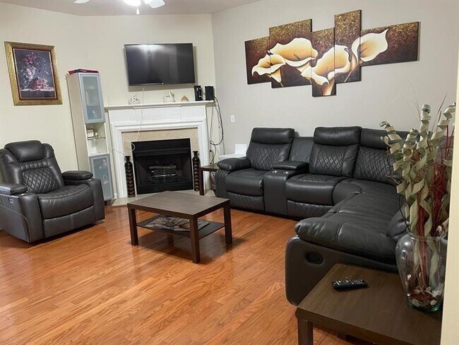 Foto del edificio - 3193 Creston Park Ct