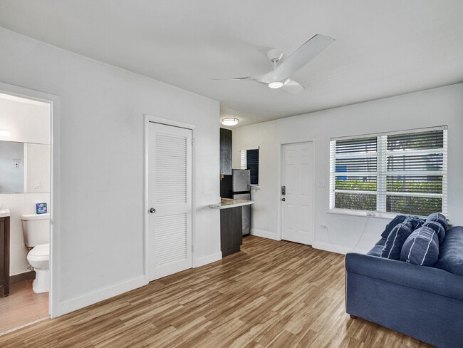 Foto del edificio - 7143 Bonita Dr