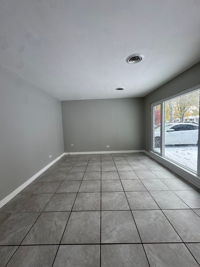 Building Photo - Don’t miss out on this charming three-bedr...