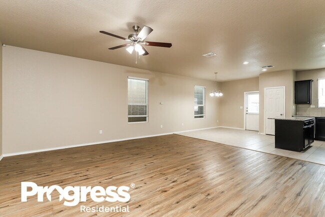 Foto del edificio - 165 Texas Thistle