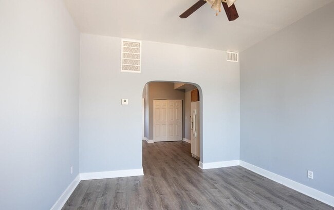 Building Photo - 137 N 11th Ave
