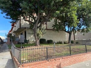 Building Photo - 520 N Nicholson Ave