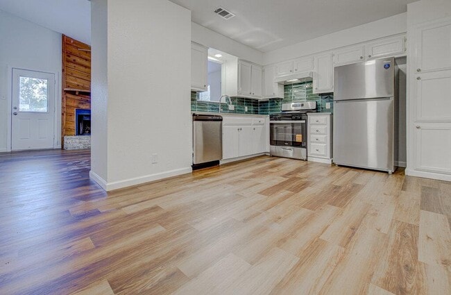 Foto del edificio - 1306 Bonnie Brae St