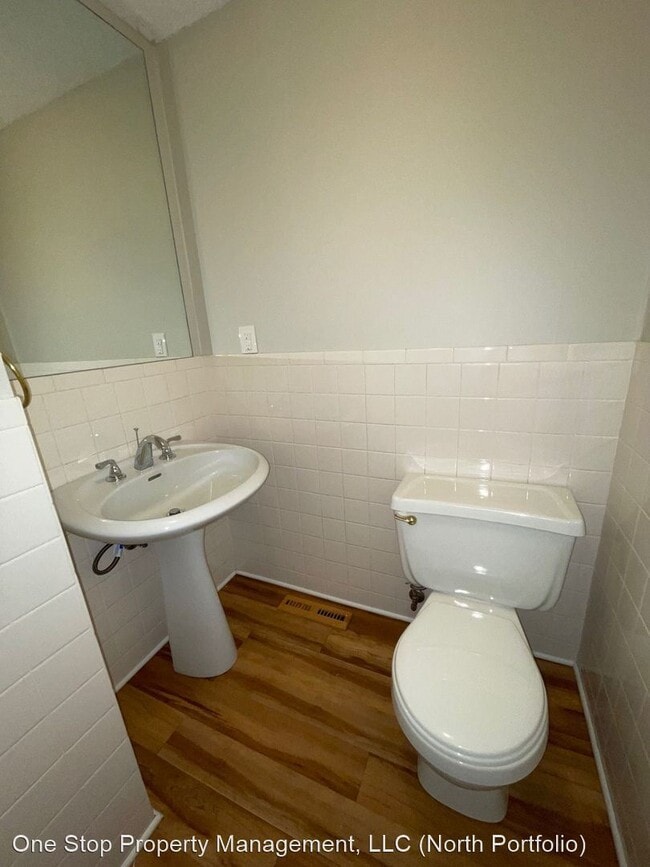 Building Photo - 3 br, 2.5 bath House - 5801 N Woodland Avenue