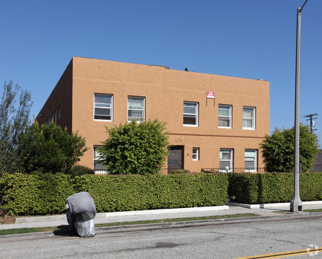 Building Photo - 1006 Sartori Ave