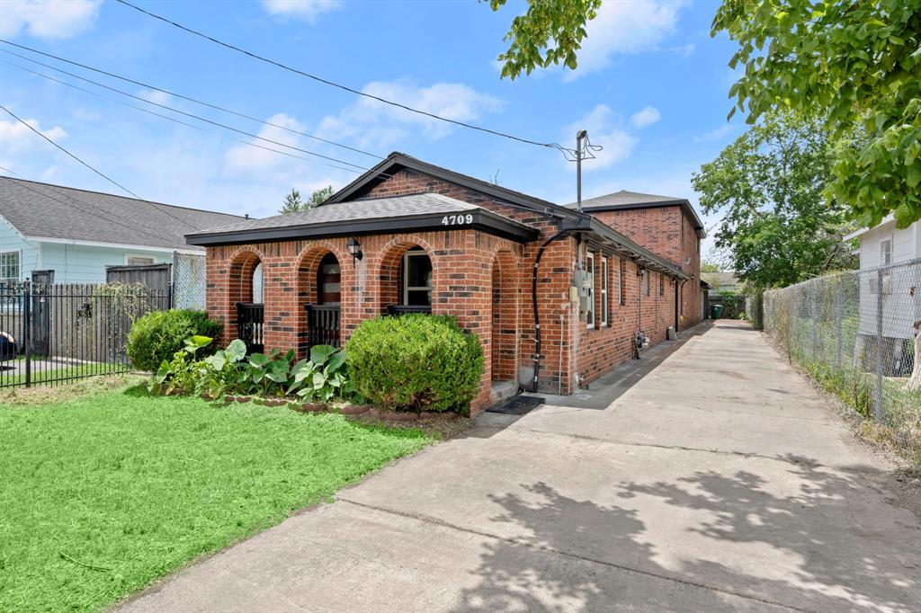 Foto principal - 4709 Sharman St