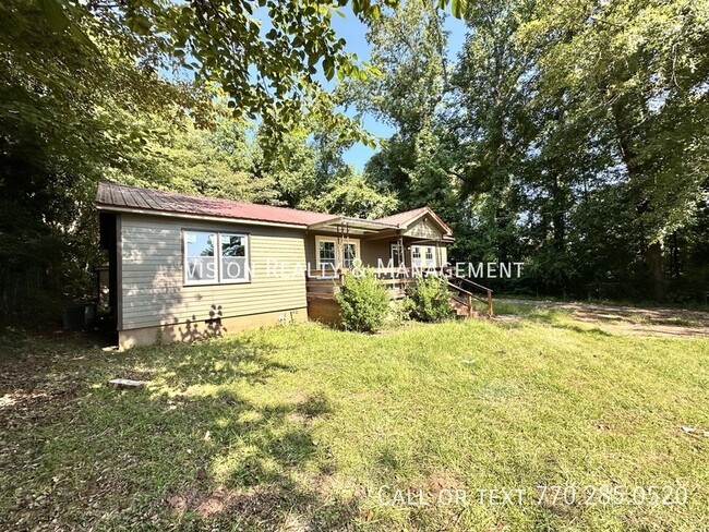 Building Photo - Newly Renovated Home! 3BD/2BA