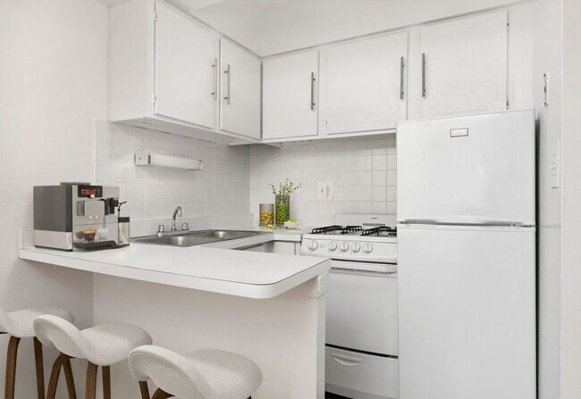 Cocina STUD - 544 W. Melrose