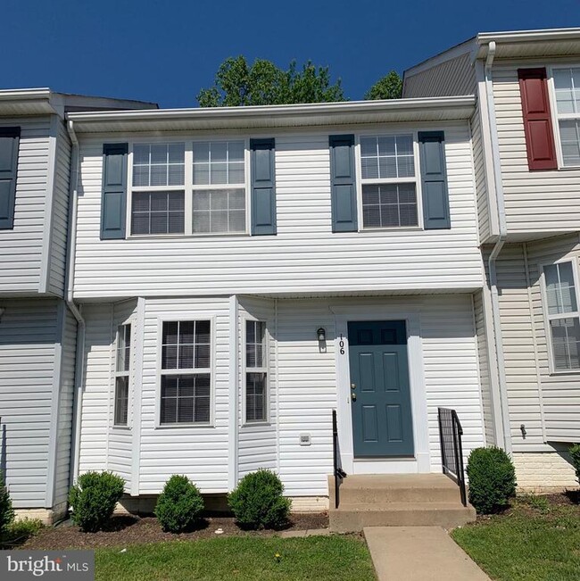 Foto del edificio - 106 Merrill Ct