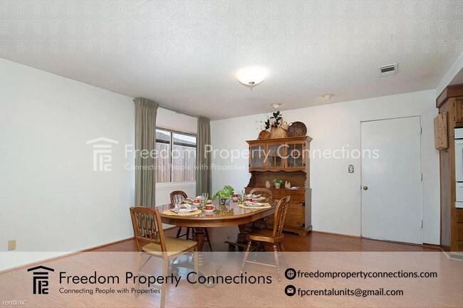 Building Photo - 3 br, 1 bath Duplex - 253 Orion Avenue  Ma...