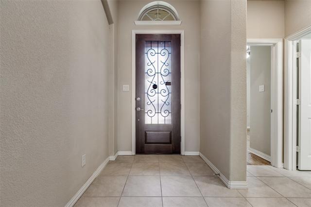 Foto del edificio - 704 Thetford Ln