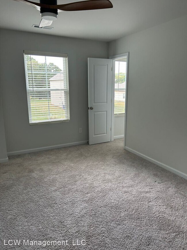 Foto del edificio - 4 br, 3 bath House - 1561 Ever Spring Driv...