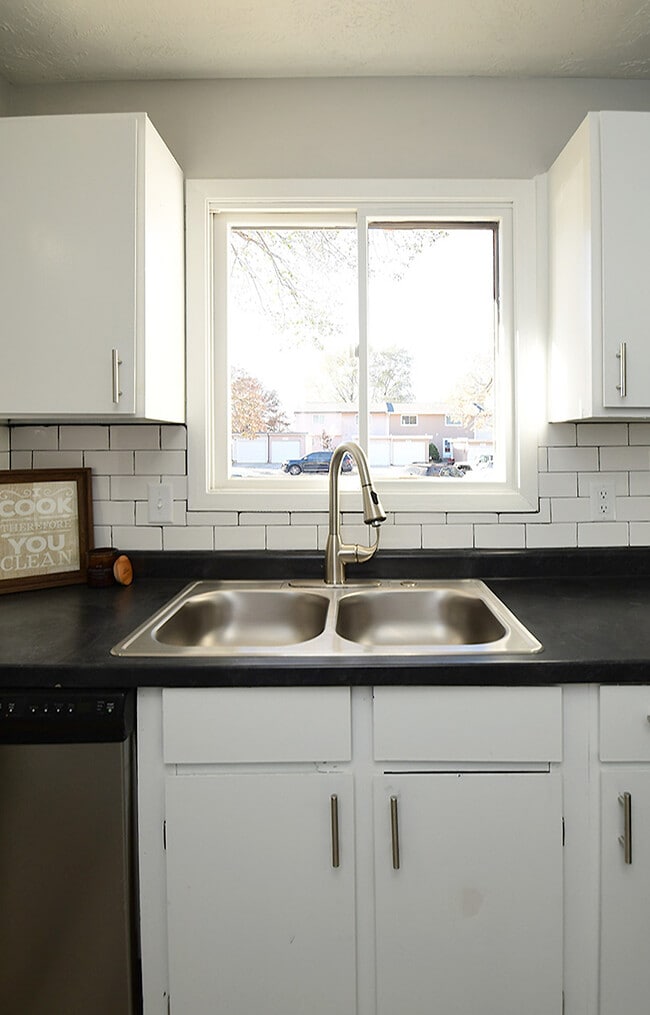 Building Photo - 5024 Southwood Cir