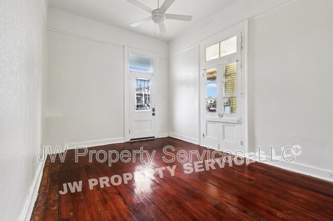 Foto del edificio - 2332 Ursulines Ave