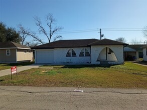 Building Photo - 10330 S Oswego St