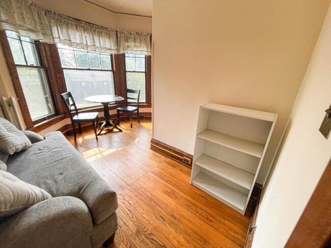 Foto del edificio - 207 Kelvin Pl