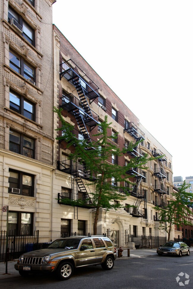 Building Photo - 349 W 85th St