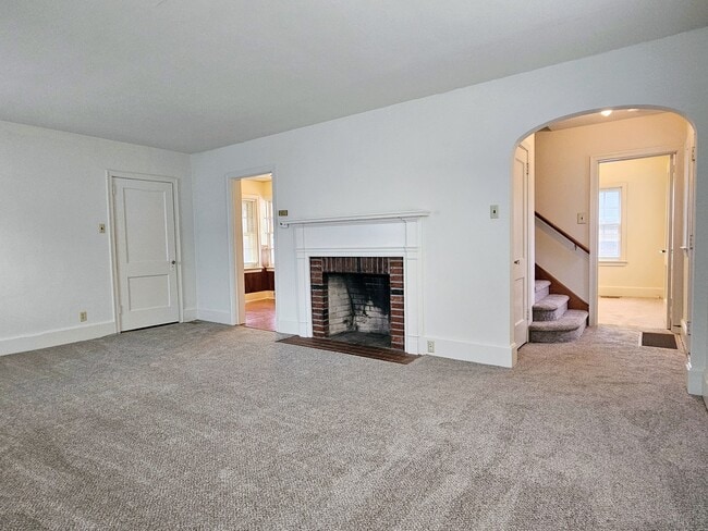 Building Photo - 426 Cherry St