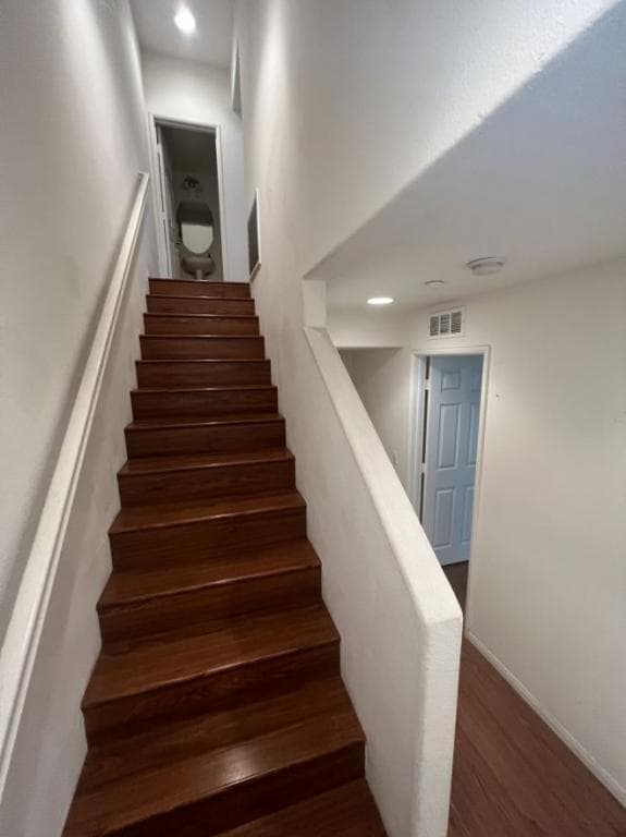 Foto del edificio - 345 Tesoro Gln