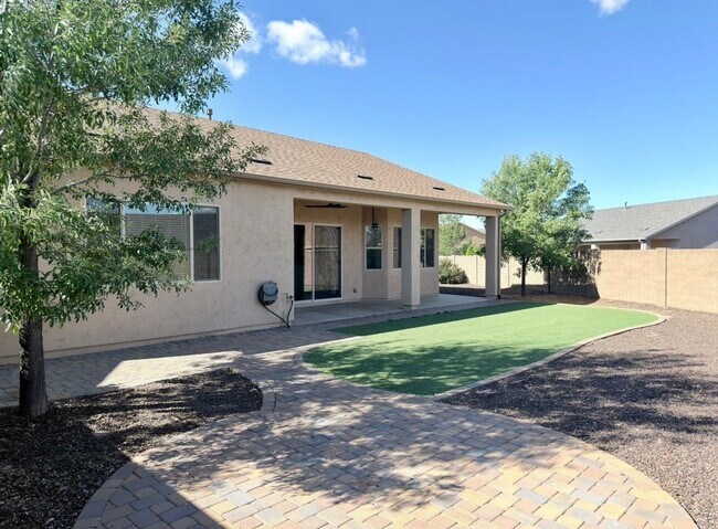 Foto del edificio - 6096 Laguna Ln