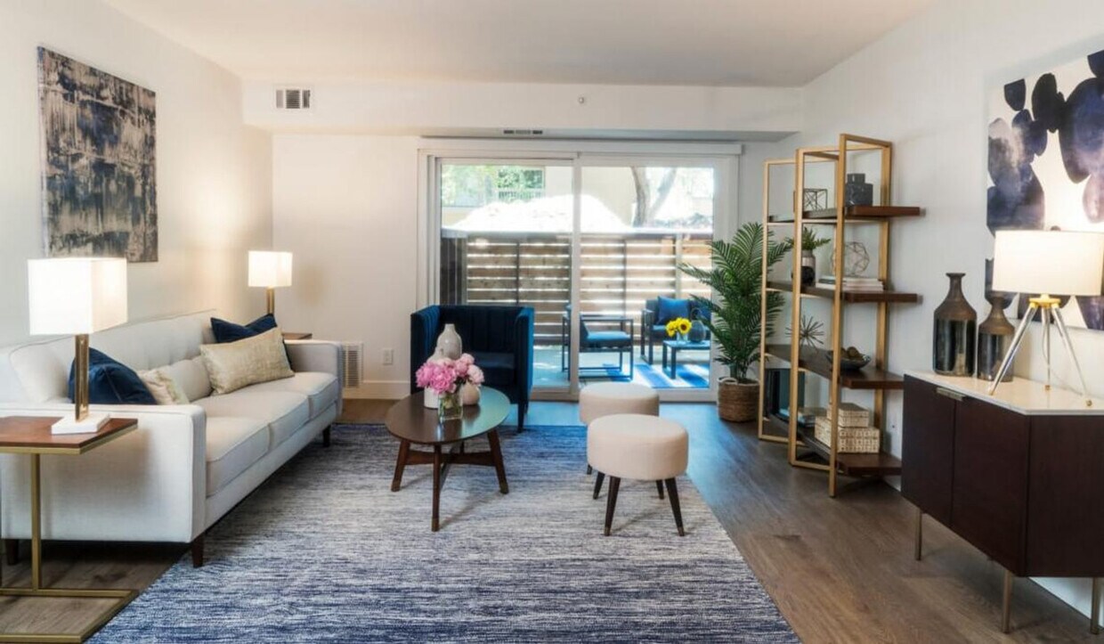 Foto principal - 350 Sharon Park Dr