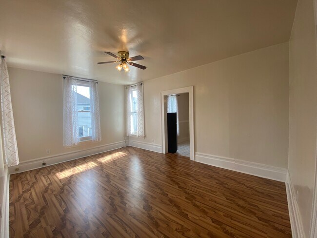 Foto del edificio - 1626 Santa Clara Ave