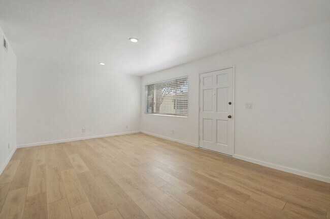 Foto del edificio - 3948 W 178th St