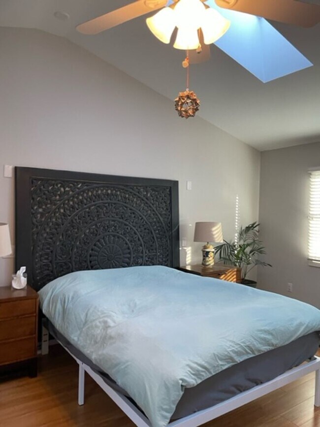 Foto del edificio - 4 bed/3bath-University Elementary School/I...