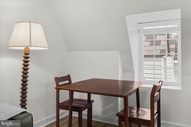 Foto del edificio - 380 Broadview Ave