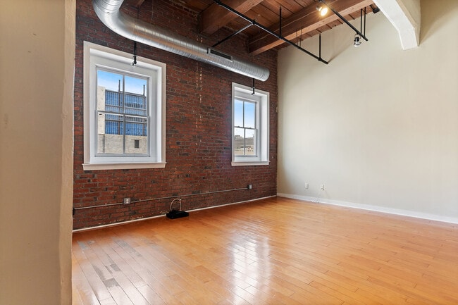 Building Photo - 1010 Arch St