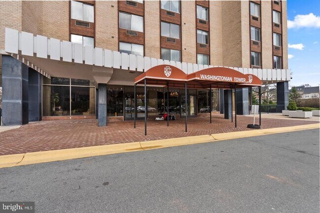 Foto del edificio - 9701 Fields Rd