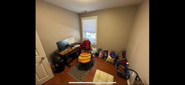 Foto del edificio - 4931 W Ainslie St
