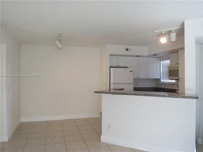 Building Photo - 12650 Vista Isles Dr