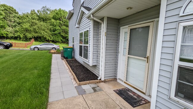 Foto del edificio - 341 Bradford Ln