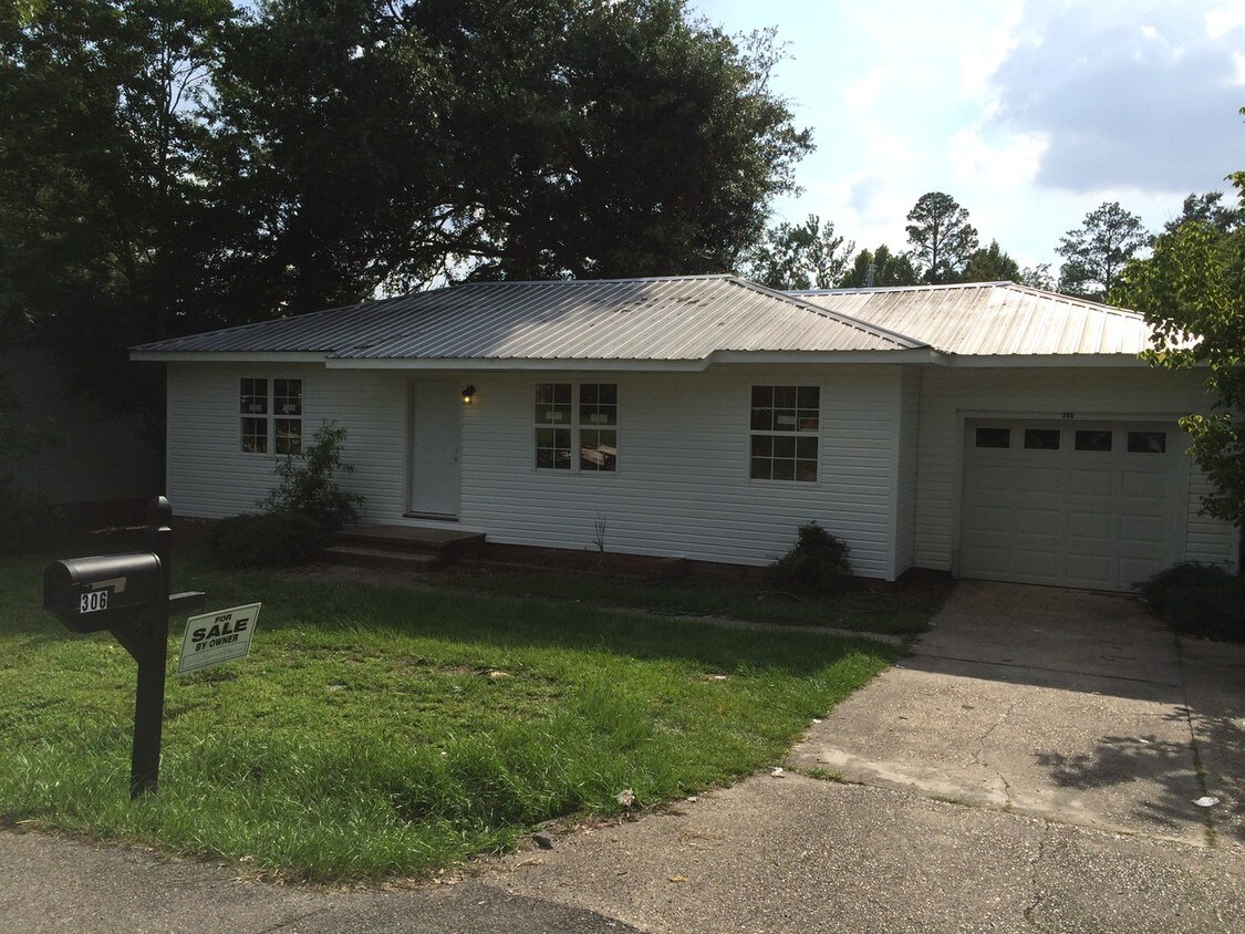 Primary Photo - 306 Kimball Ave