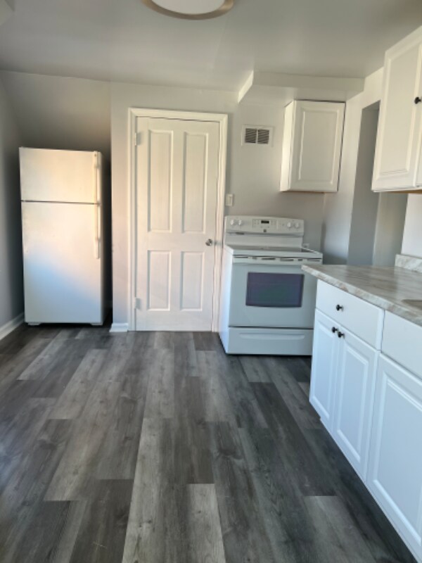 Foto del edificio - 8418 W Lincoln Ave