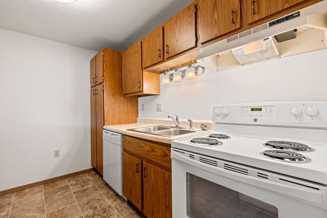 Building Photo - Orchard Estates Apartments