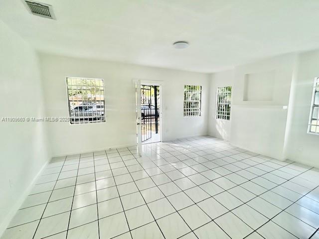 Foto del edificio - 569 NW 42nd St