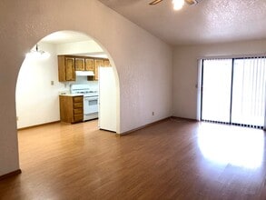 Building Photo - 1812 Hope Ave