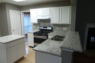 Building Photo - 4918 Sterling Crossing