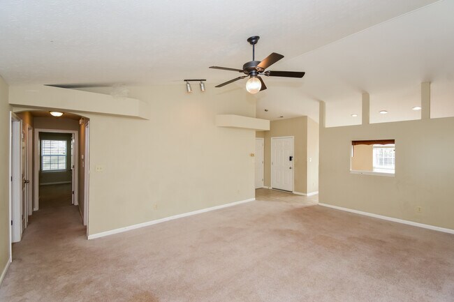 Building Photo - 2138 Autumn Creek Dr
