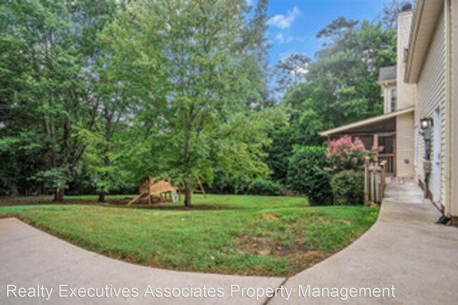 Building Photo - 4 br, 2.5 bath House - 10007 Shady View Lane