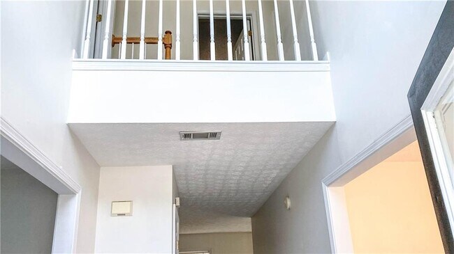 Foto del edificio - 570 Sterling Pointe Ct NW