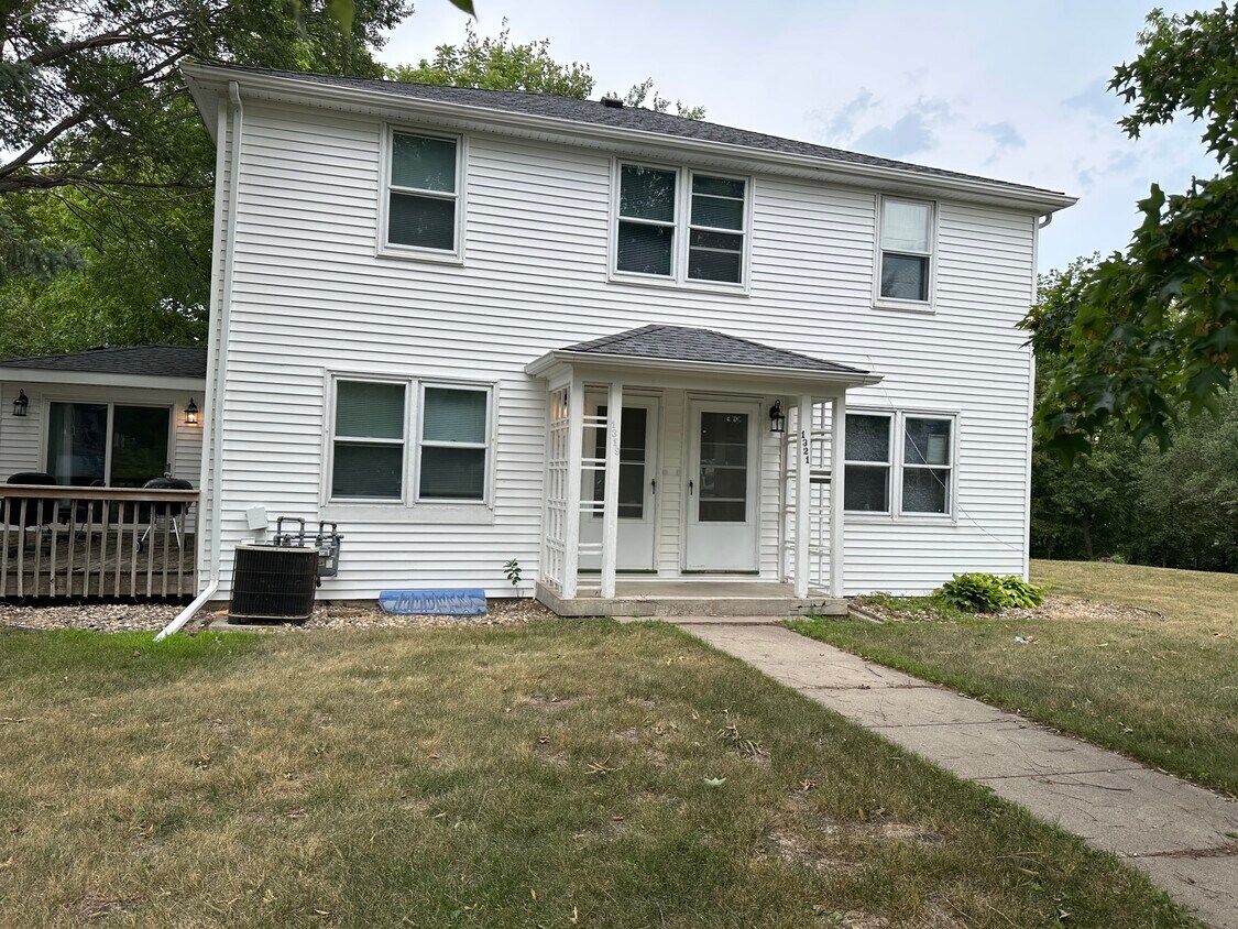 Primary Photo - 1321 S 7th St