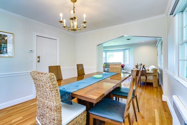Foto del edificio - 24 Great Meadow Rd